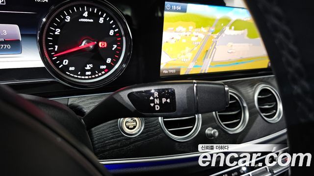 Mercedes-Benz E-Class E200 Avantgarde