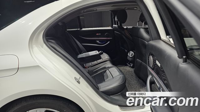 Mercedes-Benz E-Class E200 Avantgarde