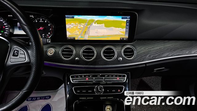 Mercedes-Benz E-Class E200 Avantgarde