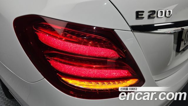 Mercedes-Benz E-Class E200 Avantgarde