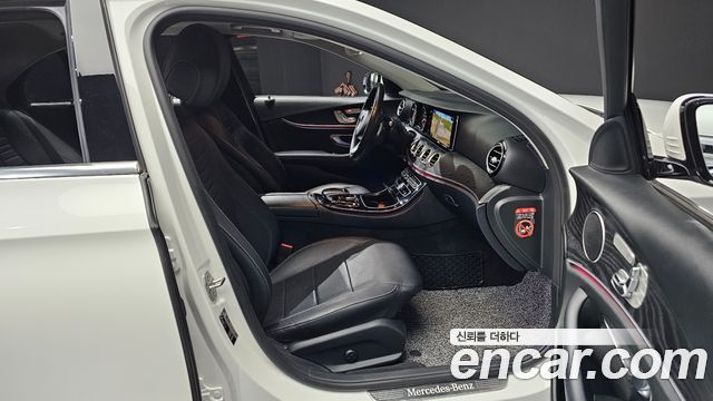 Mercedes-Benz E-Class E200 Avantgarde
