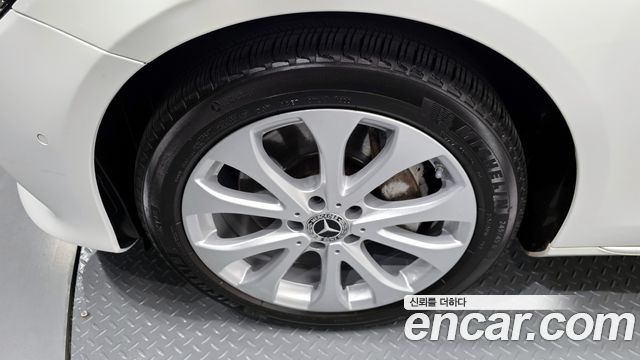 Mercedes-Benz E-Class E300 Exclusive