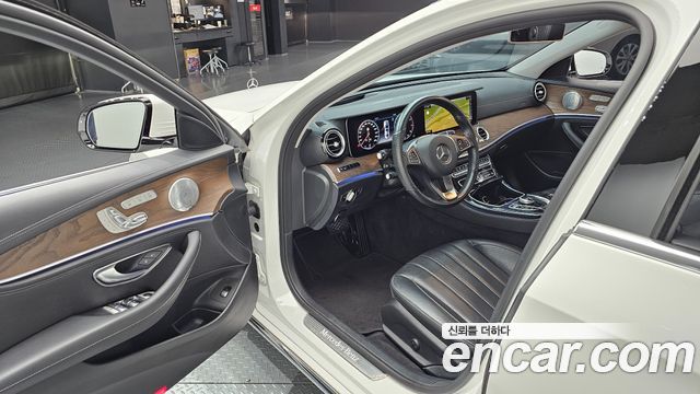 Mercedes-Benz E-Class E300 Exclusive