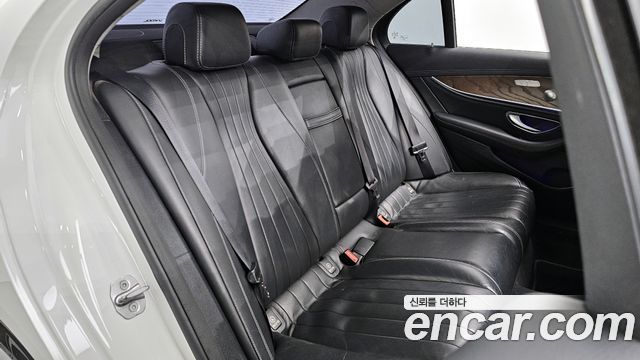 Mercedes-Benz E-Class E300 Exclusive