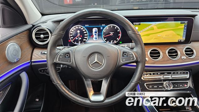 Mercedes-Benz E-Class E300 Exclusive