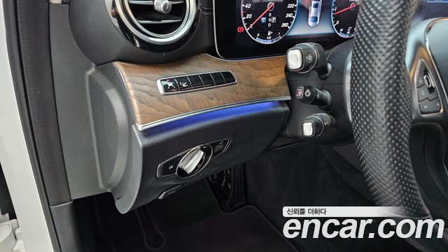 Mercedes-Benz E-Class E300 Exclusive