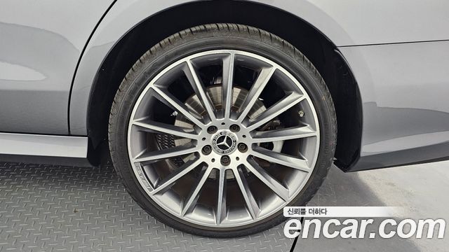 Mercedes-Benz E-Class E350 4MATIC AMG Line