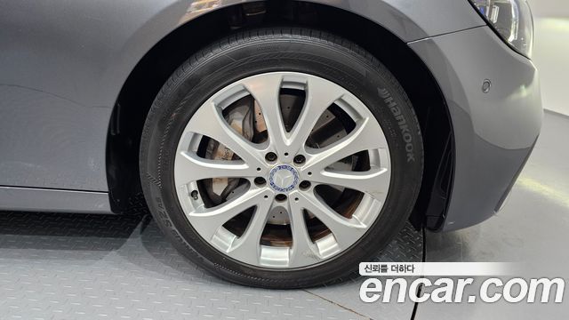 Mercedes-Benz E-Class E350 4MATIC AMG Line