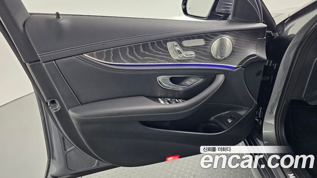 Mercedes-Benz E-Class E350 4MATIC AMG Line