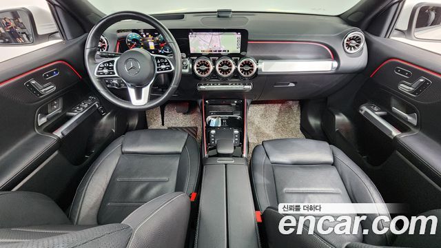 Mercedes-Benz GLB-Class GLB220