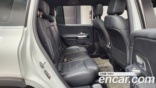 Mercedes-Benz GLB-Class GLB220