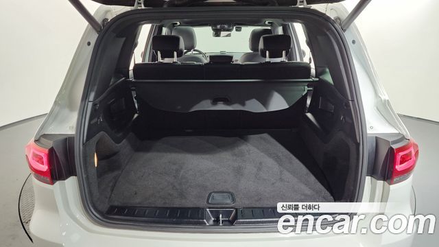 Mercedes-Benz GLB-Class GLB220