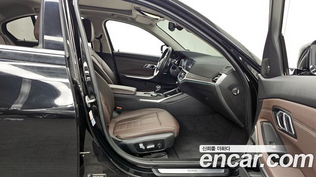BMW 3-Series 330e Luxury