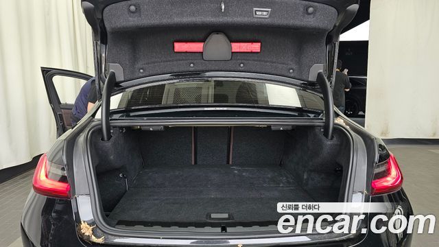 BMW 3-Series 330e Luxury