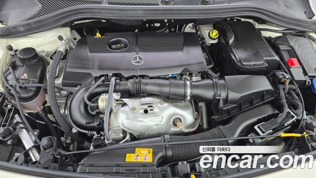 Mercedes-Benz B-Class B220