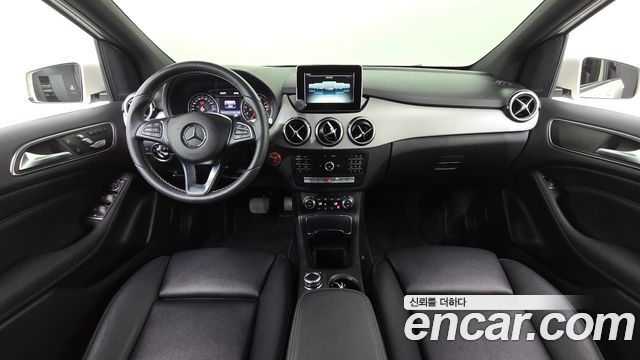 Mercedes-Benz B-Class B220