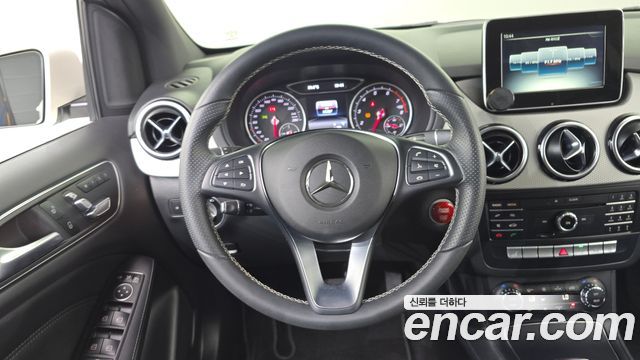 Mercedes-Benz B-Class B220