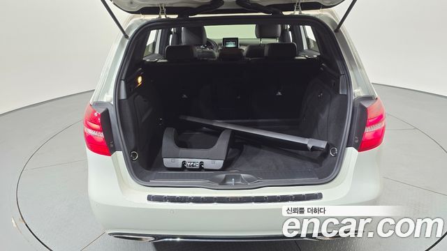 Mercedes-Benz B-Class B220