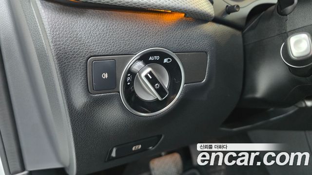 Mercedes-Benz B-Class B220