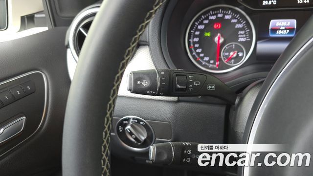 Mercedes-Benz B-Class B220