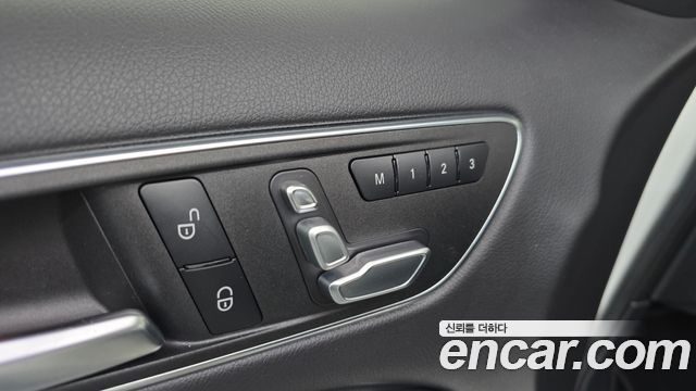 Mercedes-Benz B-Class B220
