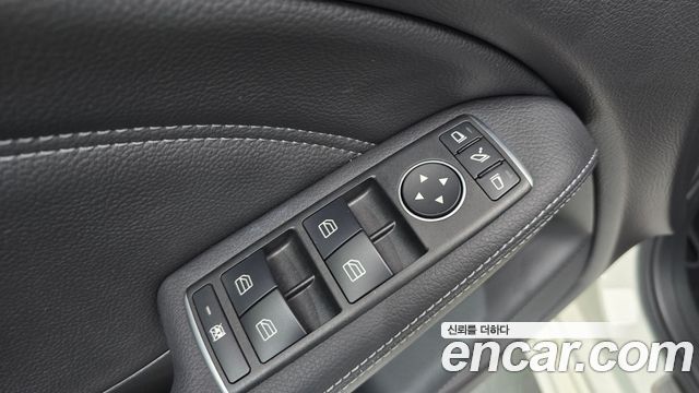 Mercedes-Benz B-Class B220