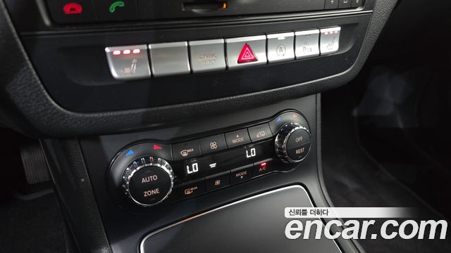 Mercedes-Benz B-Class B220