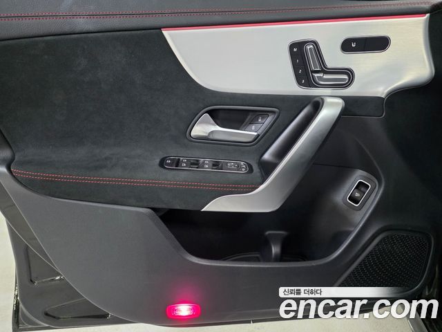 Mercedes-Benz CLA-Class CLA250 4MATIC
