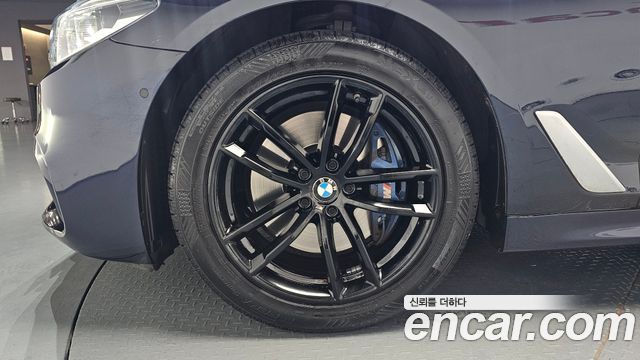 BMW 5-Series 530i M Sport Package Plus