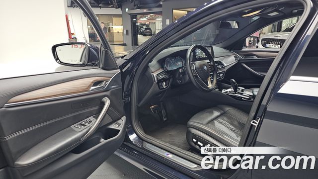 BMW 5-Series 530i M Sport Package Plus