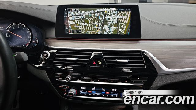 BMW 5-Series 530i M Sport Package Plus