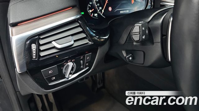 BMW 5-Series 530i M Sport Package Plus