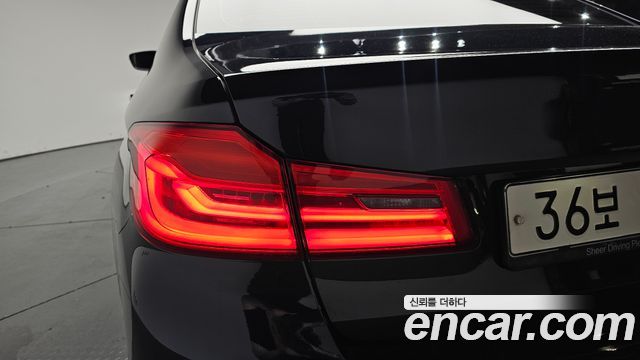 BMW 5-Series 530i M Sport Package Plus