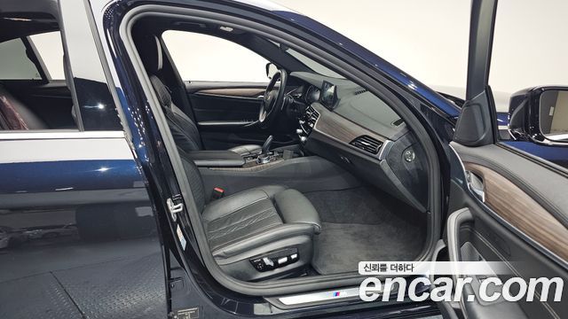 BMW 5-Series 530i M Sport Package Plus