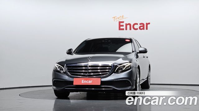 Mercedes-Benz E-Class E300 4MATIC Exclusive