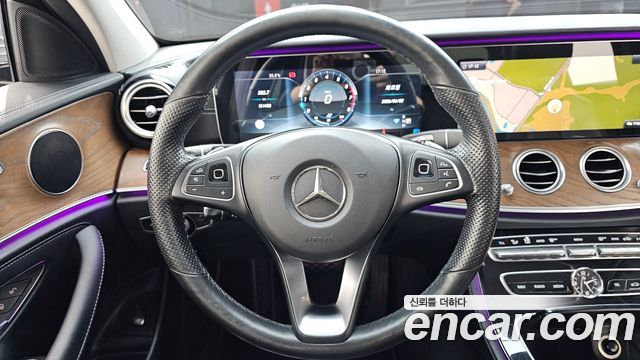 Mercedes-Benz E-Class E300 4MATIC Exclusive