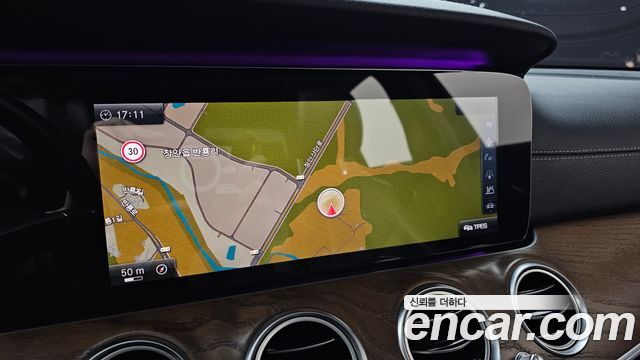 Mercedes-Benz E-Class E300 4MATIC Exclusive