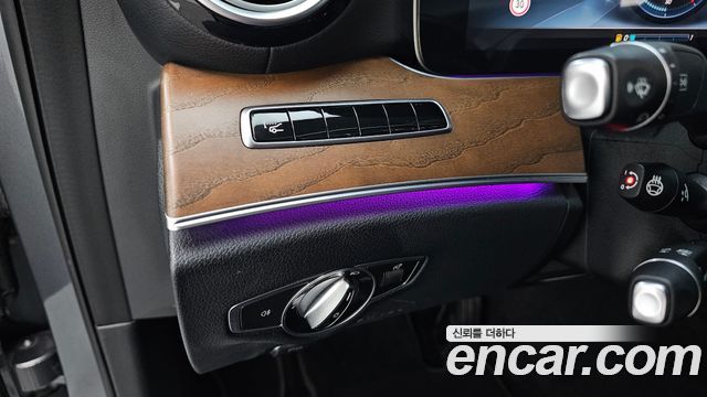 Mercedes-Benz E-Class E300 4MATIC Exclusive