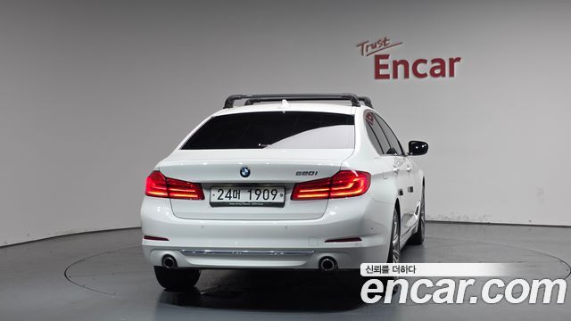 BMW 5-Series 520i Luxury