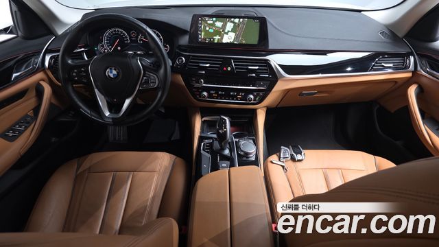 BMW 5-Series 520i Luxury