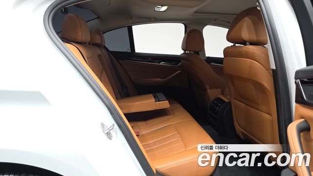 BMW 5-Series 520i Luxury