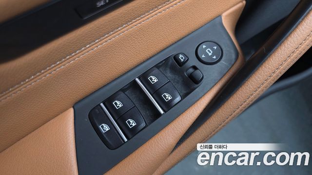 BMW 5-Series 520i Luxury