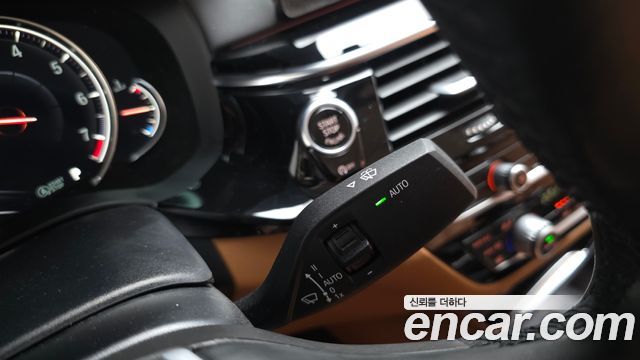 BMW 5-Series 520i Luxury