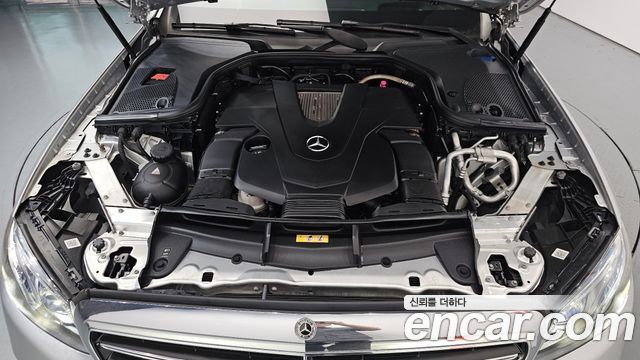 Mercedes-Benz E-Class E400 4MATIC Exclusive