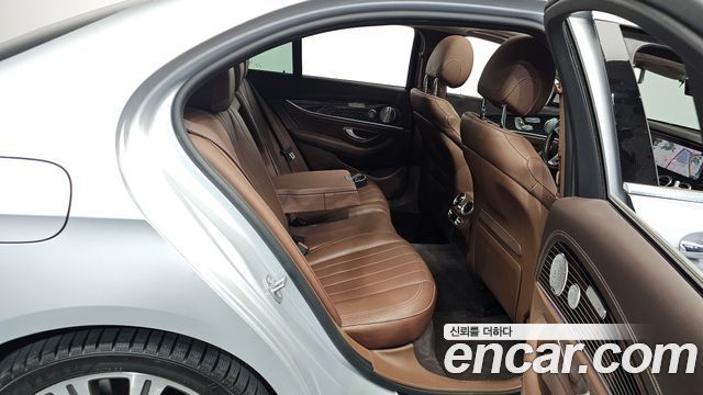 Mercedes-Benz E-Class E400 4MATIC Exclusive