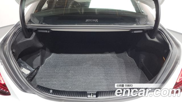 Mercedes-Benz C-Class C200 AMG Line