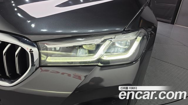 BMW 5-Series 530i xDrive M Sport Package