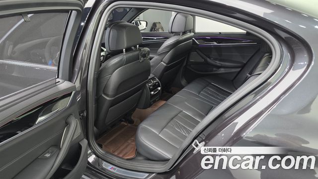 BMW 5-Series 530i xDrive M Sport Package