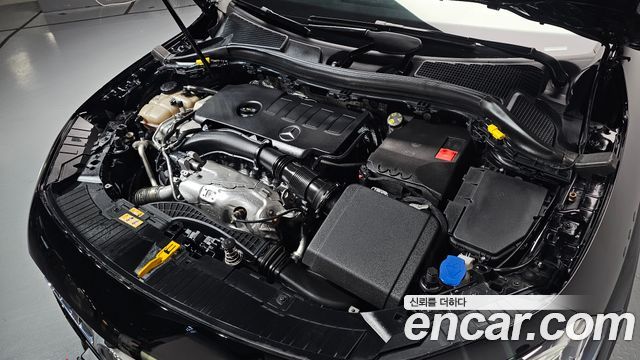 Mercedes-Benz GLA-Class GLA250 4MATIC