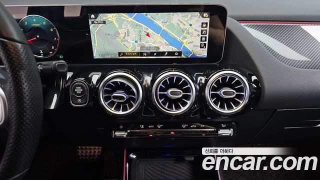 Mercedes-Benz GLA-Class GLA250 4MATIC
